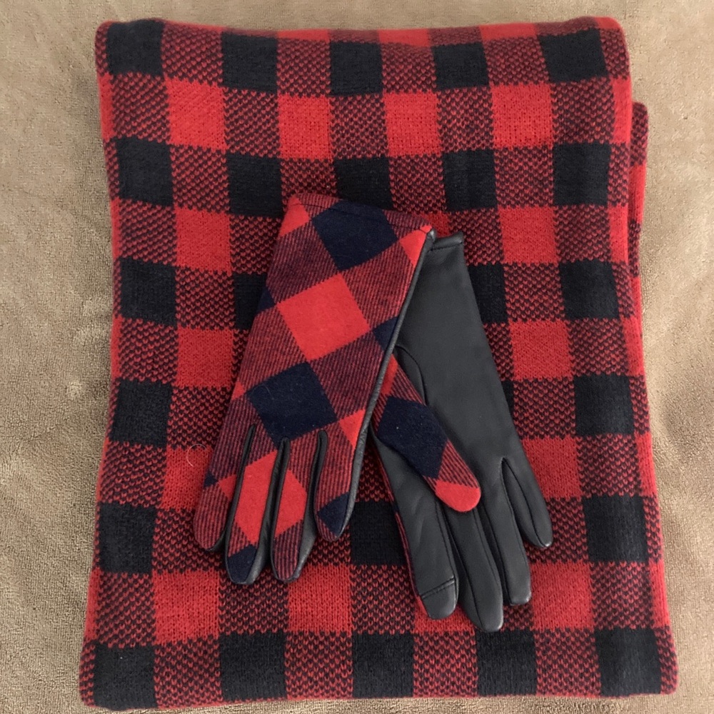 Lands end scarf and gloves set